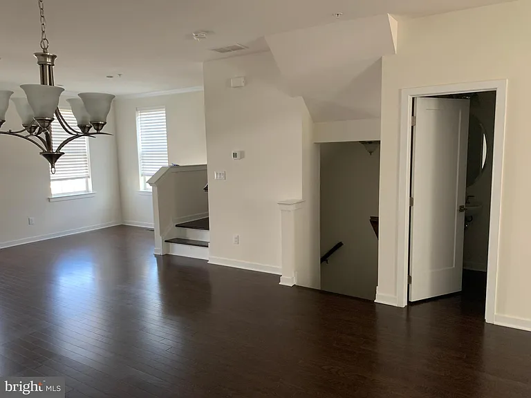 16 Manchester Dr — Photo 5