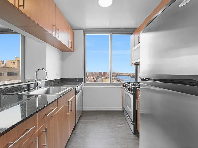 408 E 92nd St #26F — Photo 7