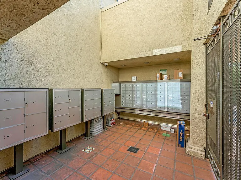 64 N Mar Vista Ave #230 — Photo 28