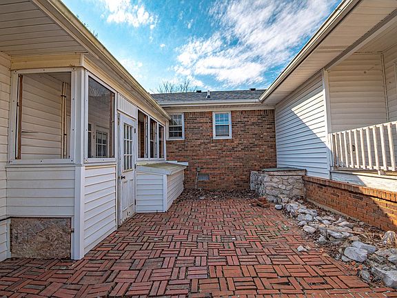 5th image of 674 Girkin Rd