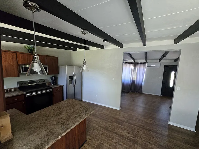 4001 W Marietta St — Photo 5