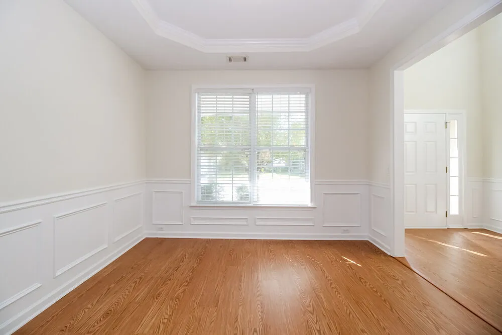 5 bed, 3.0 bath, 2408 sqft, $3,340 — Photo 4