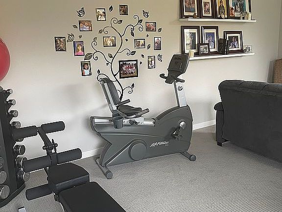 Lower large bedroom