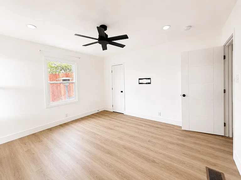 2822 Waverly Dr — Photo 20
