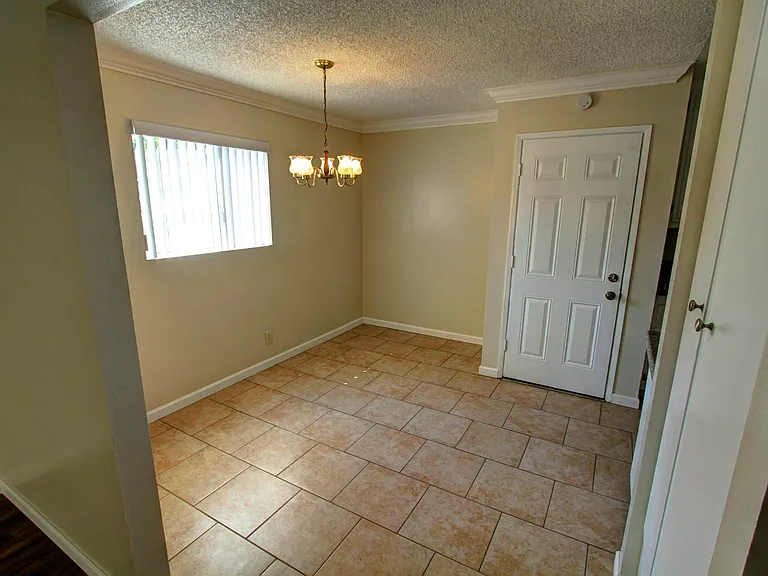 614 Linwood Ave #B — Photo 13