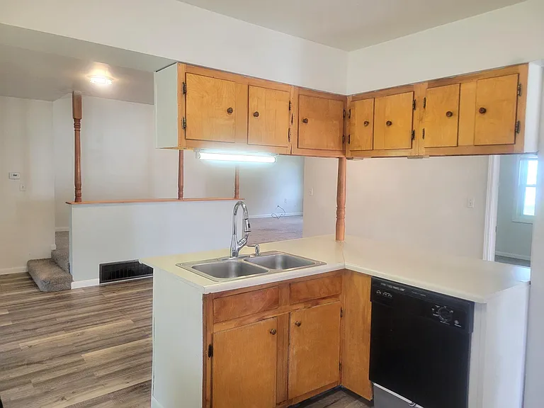 12264 Roosevelt Blvd — Photo 9