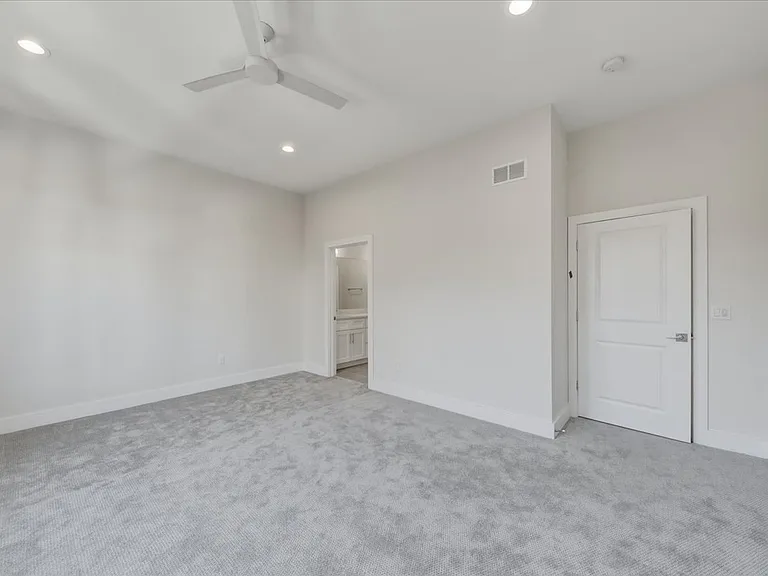 3912 Edwards Rd — Photo 38