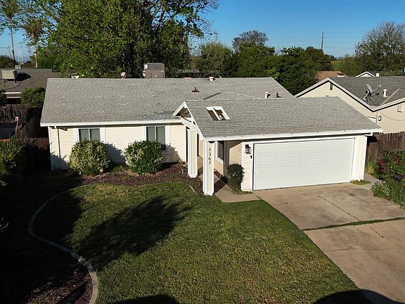 2nd image of 1367 Val Dr