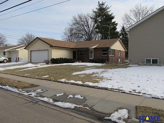 2nd image of 5011 Woodland Ave