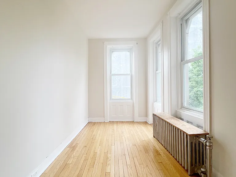 17-14 Menahan St #3 — Photo 9