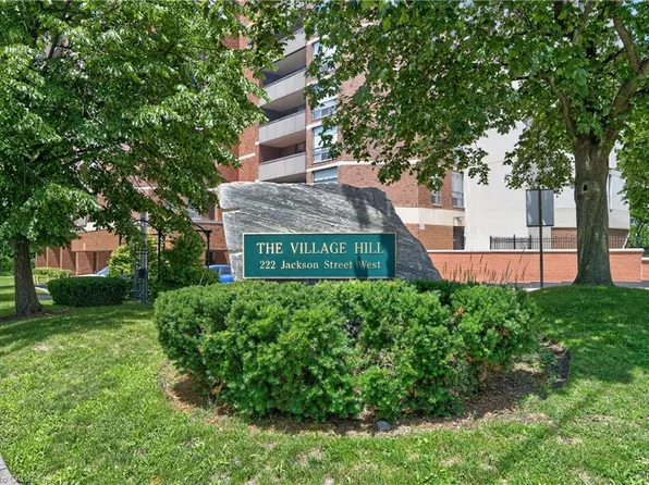 222 Jackson St W #1405, Hamilton, ON L8P 4S5