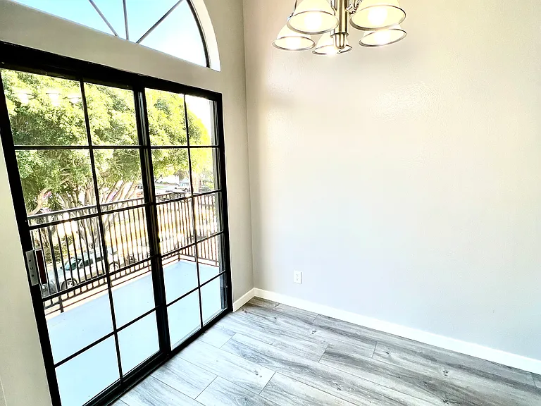 2211 Cedar Ave #302 — Photo 11