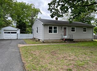 50 Feltham Rd, Springfield, MA 01118