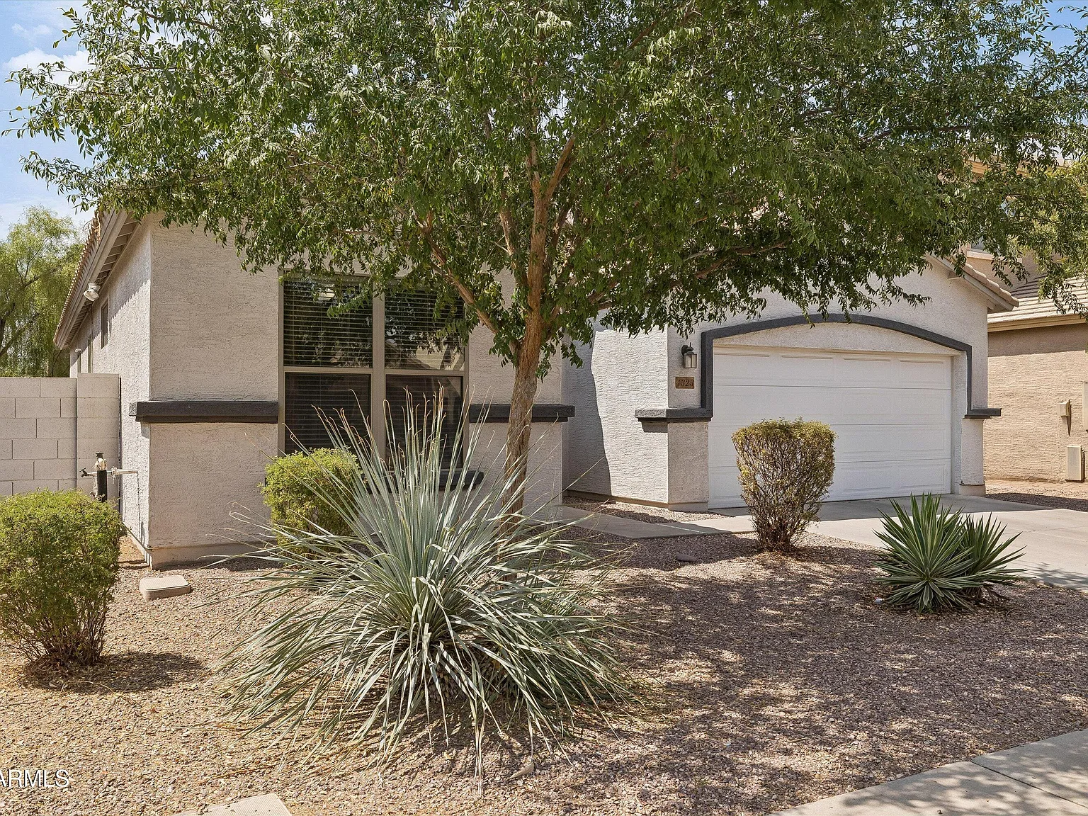 3 bed, 2.0 bath, 1465 sqft, $2,099 — Photo 3