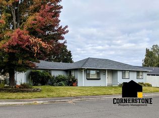 1398 Beekman Ave, Medford, OR 97501