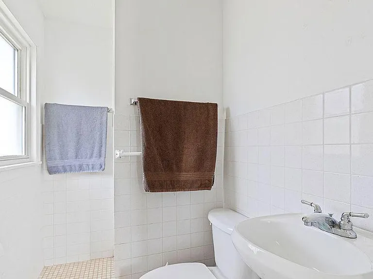 23527 W Anderson St — Photo 8