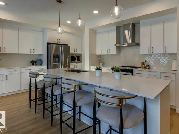 87 Elsinore Pl NW, Edmonton, AB T5X 0M6