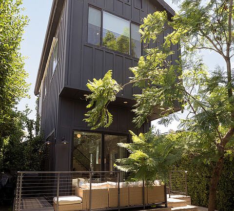 4th image of 2418 Dallas St