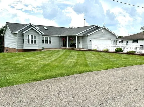 2865 McFarland Dr, Zanesville, OH 43701