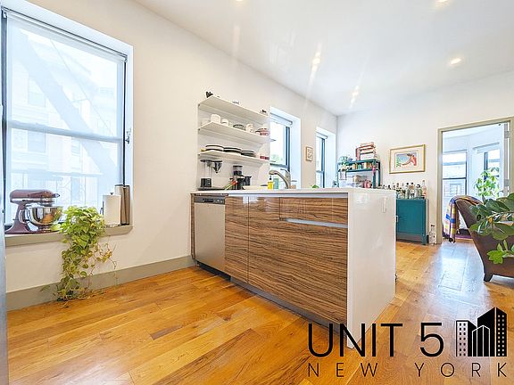 4th image of 706 Classon Ave #3C