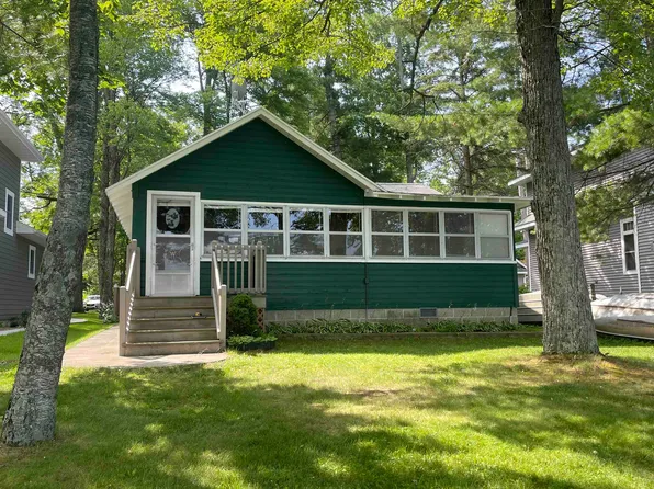 W5214 Shady Rest Ct, Shawano, WI 54166