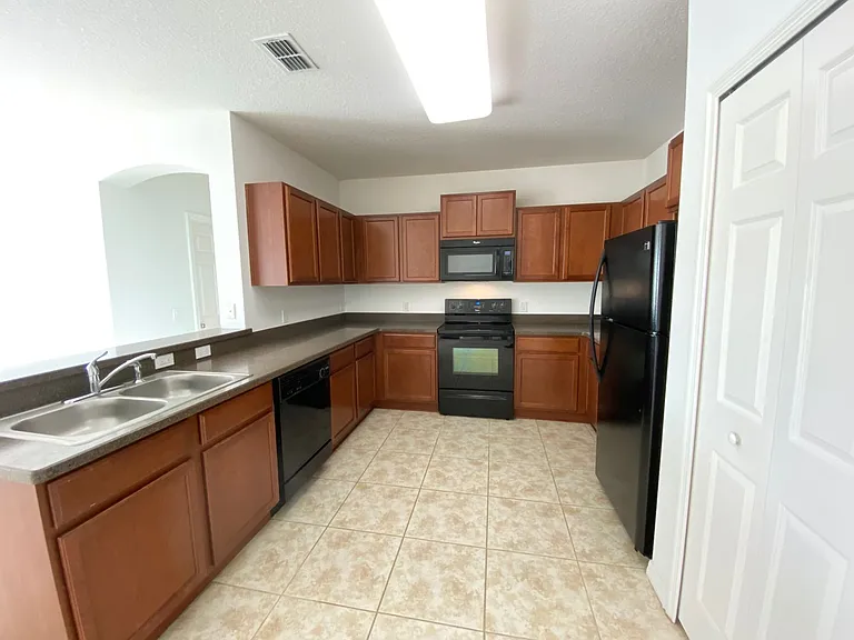 3510 Yacht Club Ct — Photo 2