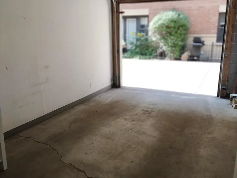 2310 W Bloomingdale Ave — Photo 13