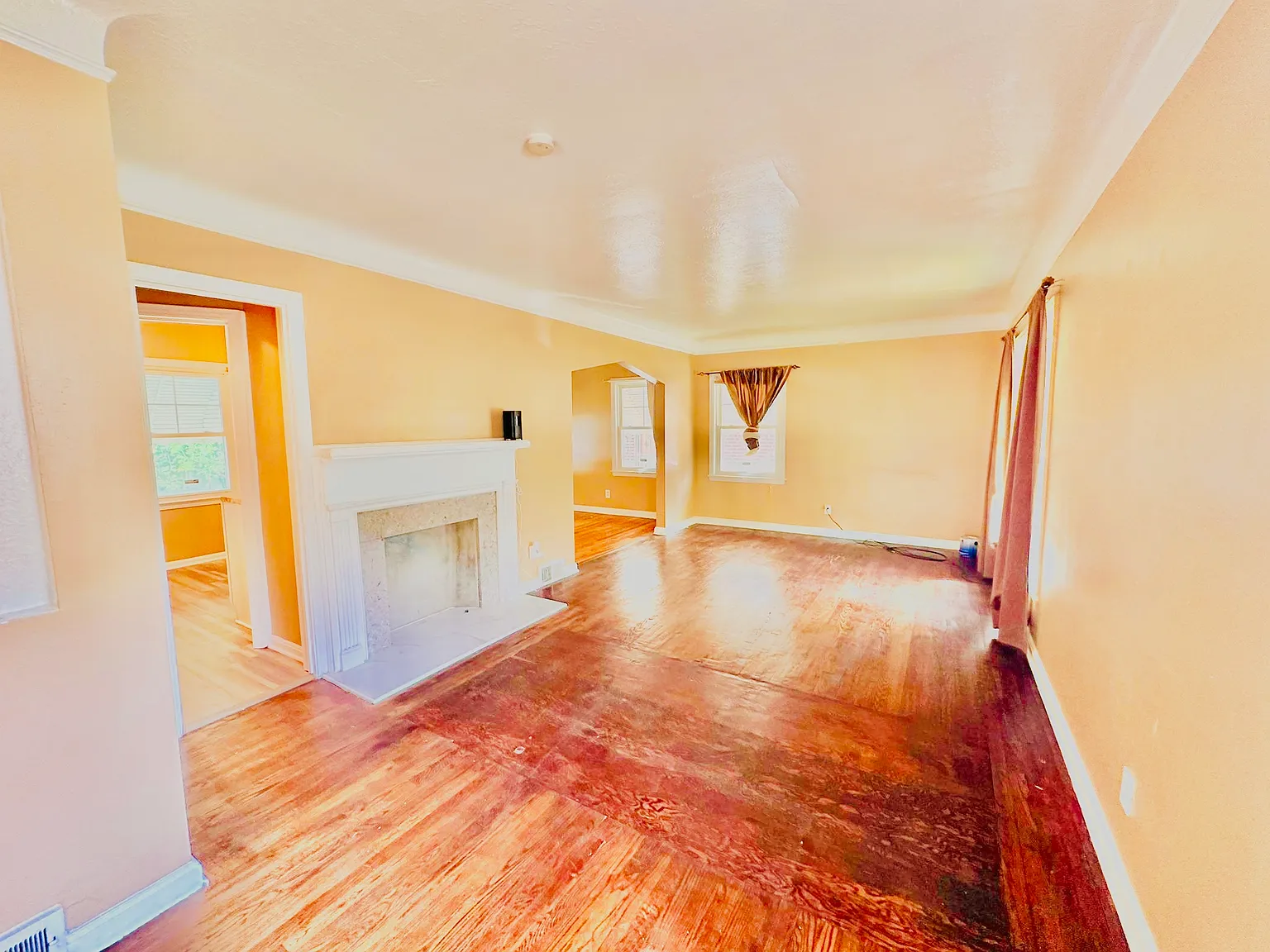 3 bed, $1,600 — Photo 2
