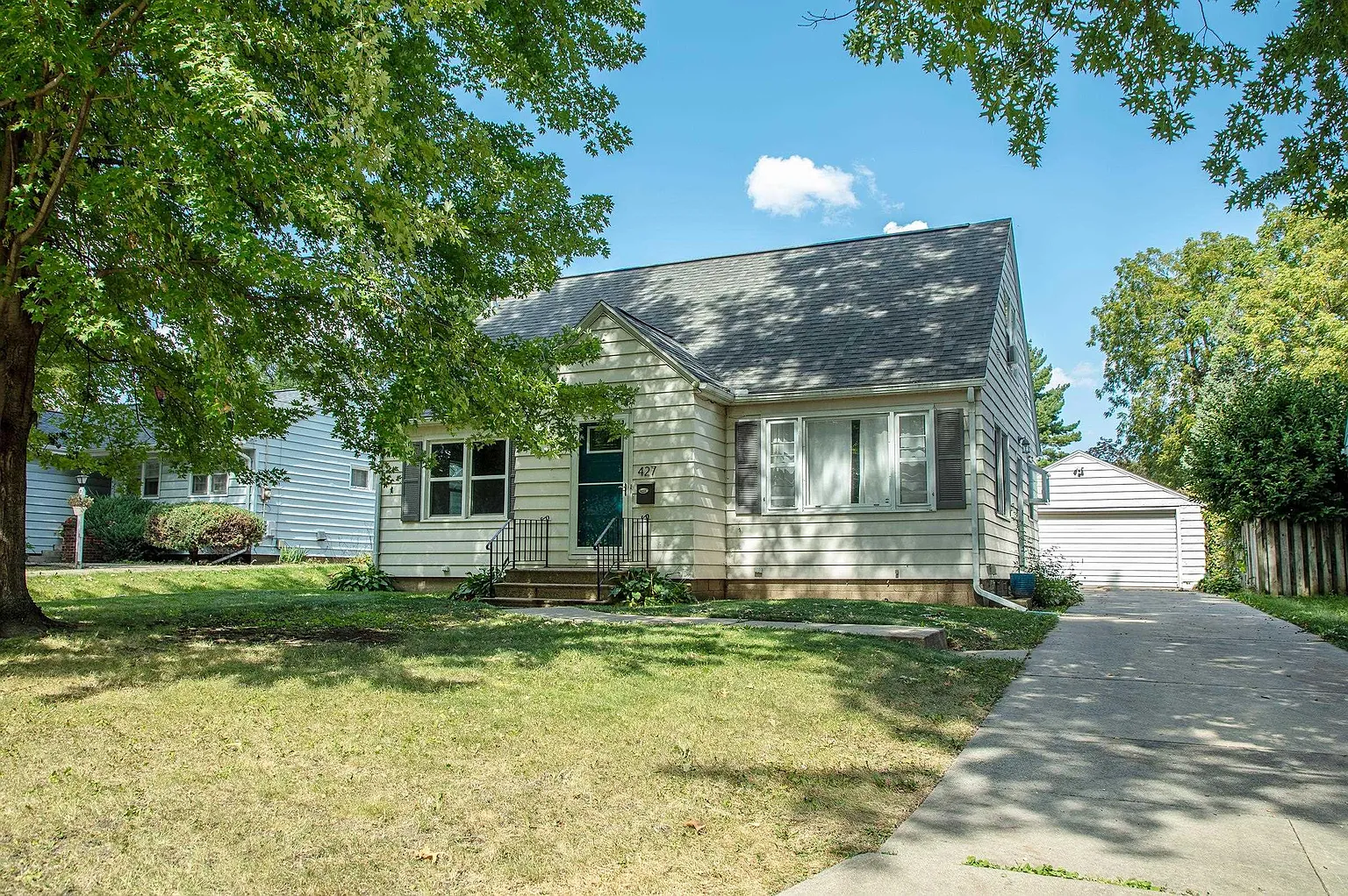 427 Cornwall Ave photo 1