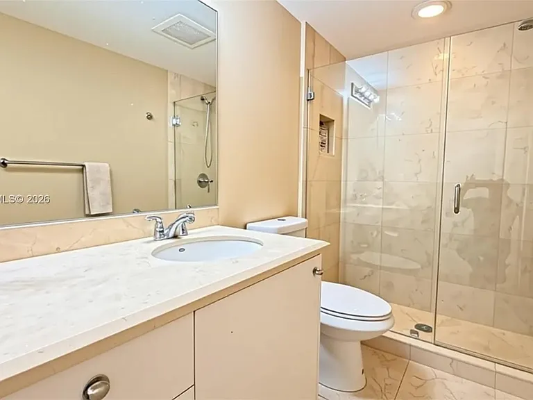 19400 Turnberry Way #1132 — Photo 15