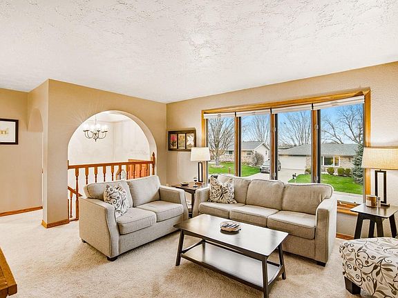 4th image of 321 Lakeview ROAD