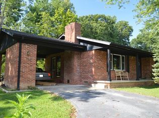 444 Fitzsimmons St, Hendersonville, NC 28792