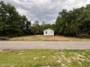 1314 Dubuc Ln, Waveland, MS 39576