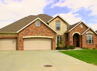 4451 E Cromwell St, Springfield, MO 65802