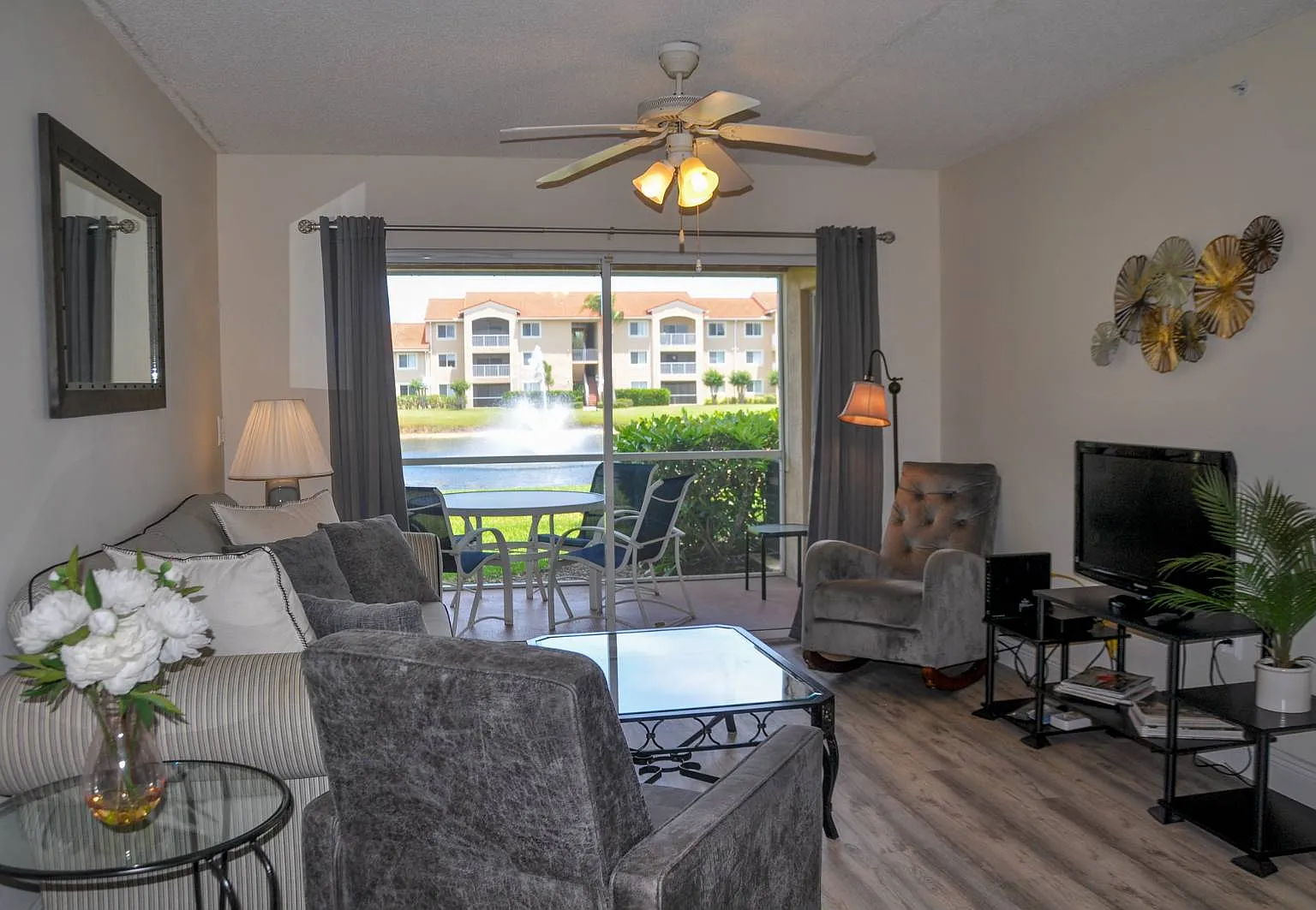2 bed, 2.0 bath, 1140 sqft, $2,500 — Photo 4