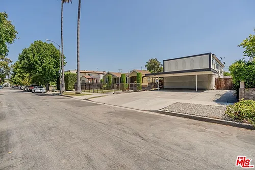 2210 S Sycamore Ave #3 Photo 1
