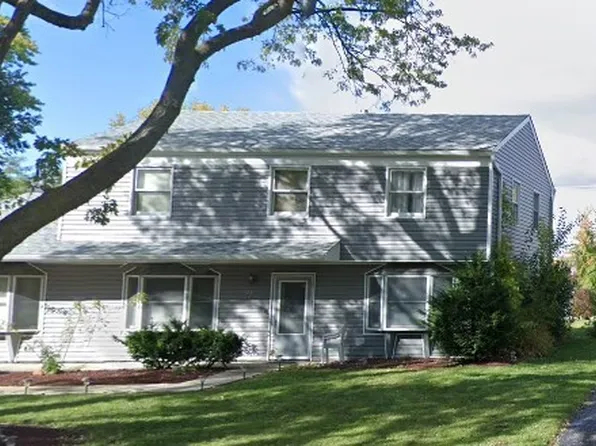173 Queenswood Rd, Bolingbrook, IL 60440