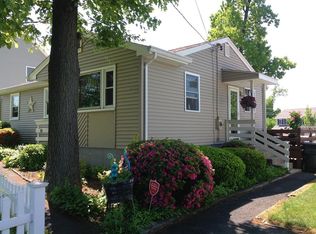 27 Arcadia Blvd, Springfield, MA 01118
