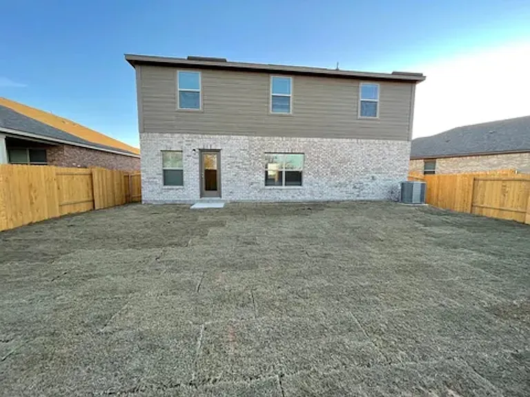 1702 Sandalwood Way — Photo 15