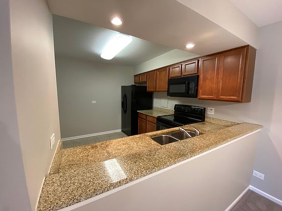 3rd image of 4608 Euclid Ave Unit 2C
