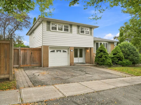 101 Hill Dr, Aurora, ON L4G 3A9