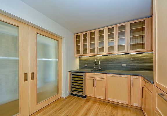 4th image of 201 E 86th St APT 29A