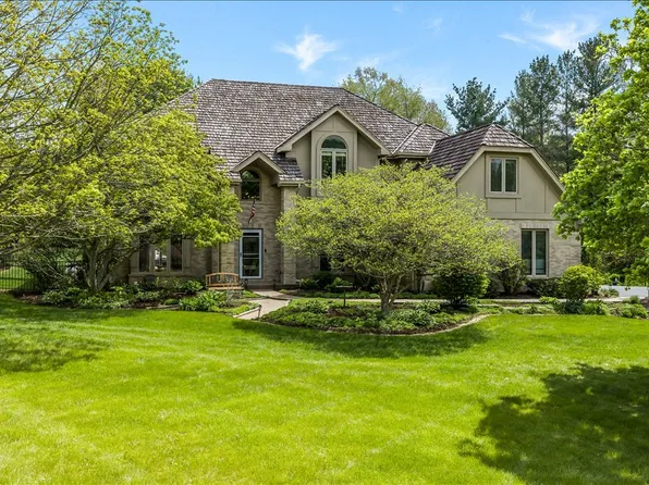4N589 High Meadow Rd, Saint Charles, IL 60175