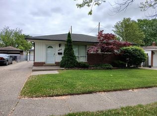 30428 Hayes Rd, Roseville, MI 48066