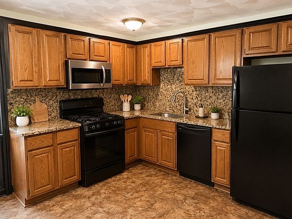 4th image of 85 Farrwood Ave APT 4