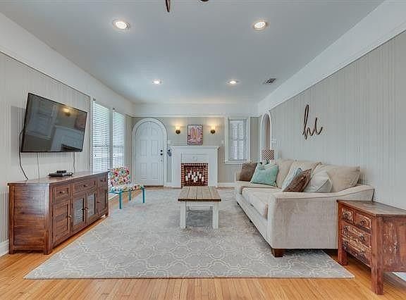 2nd image of 3248 Greene Ave