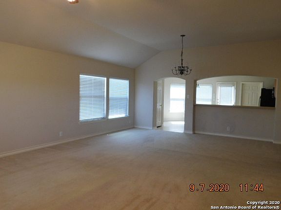 3rd image of 639 Meadow Arbor Ln