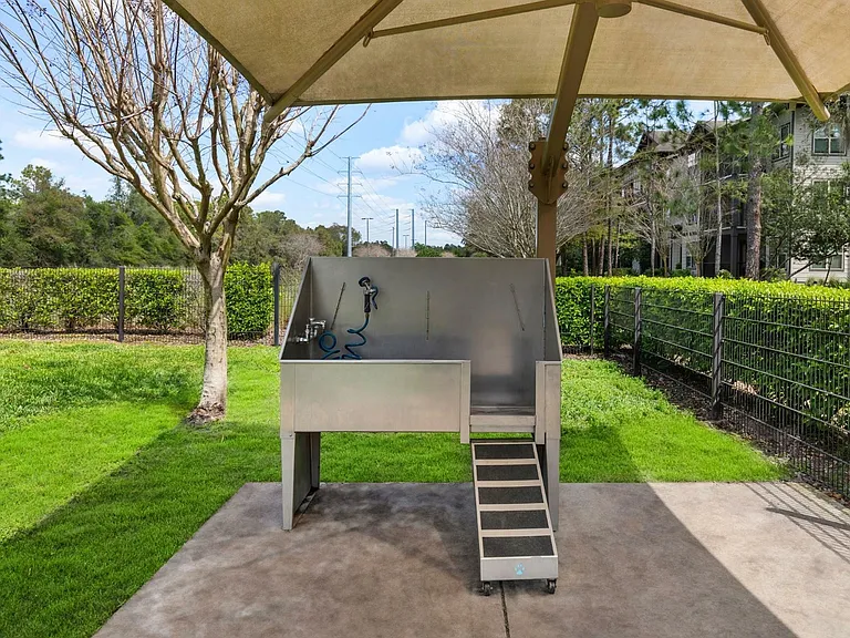 The Lodge at Hidden River - Pet Wash