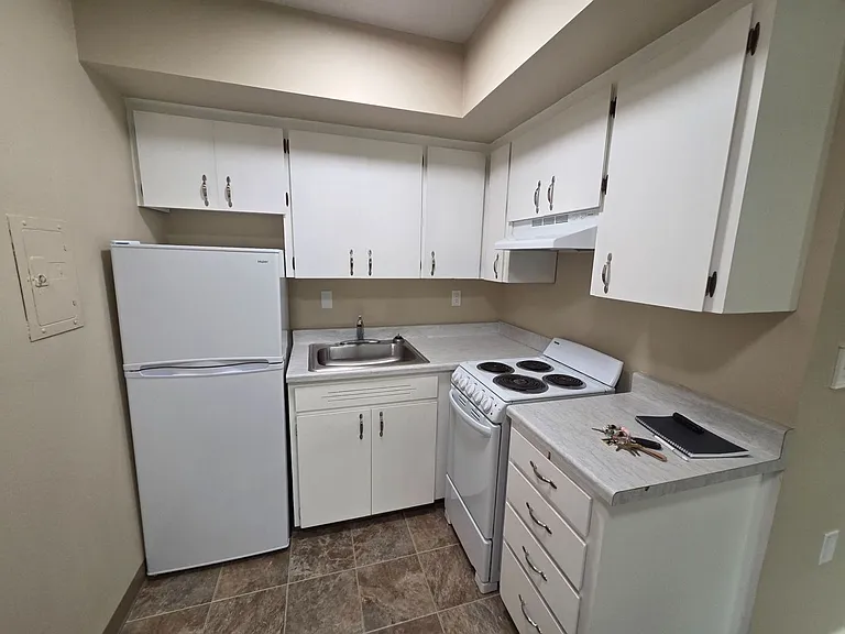 613 SW 9th St #5 — Photo 5