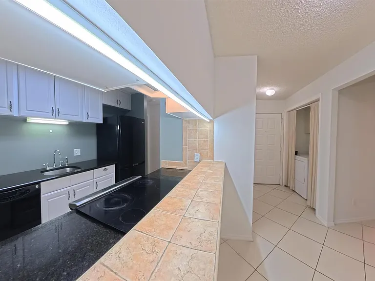 2319 N Congress Ave #28 — Photo 36
